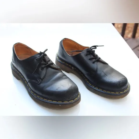 Dr. Martens classic oxfords