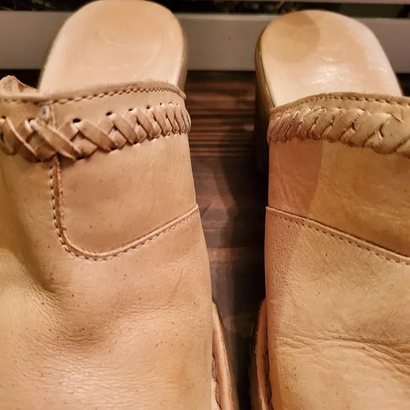 Dr. Martens Dana Clog Leather Mules