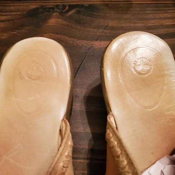 Dr. Martens Dana Clog Leather Mules