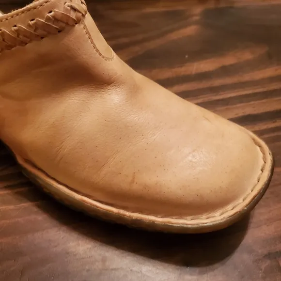 Dr. Martens Dana Clog Leather Mules