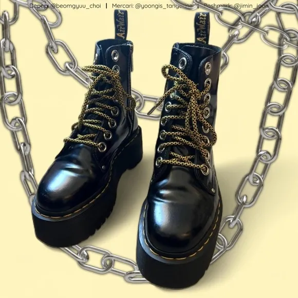 Dr. Martens Jadon Max Black Platform Boots