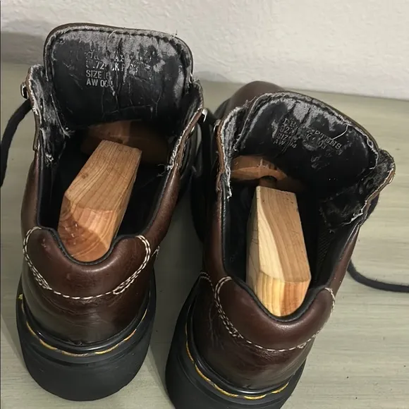 Dr. Martens Men’s Size 6 Brown Oxfords with Sturdy Construction Women’s Size 8
