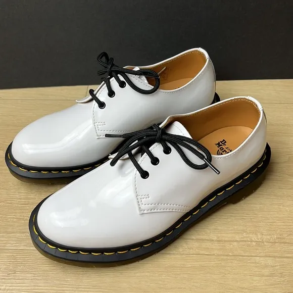 Dr Martens White Patent Leather Oxfords WOMENS SIZE 7