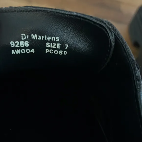 DR. Marten’s Air Cushioned Sole black leather lace up oxfords