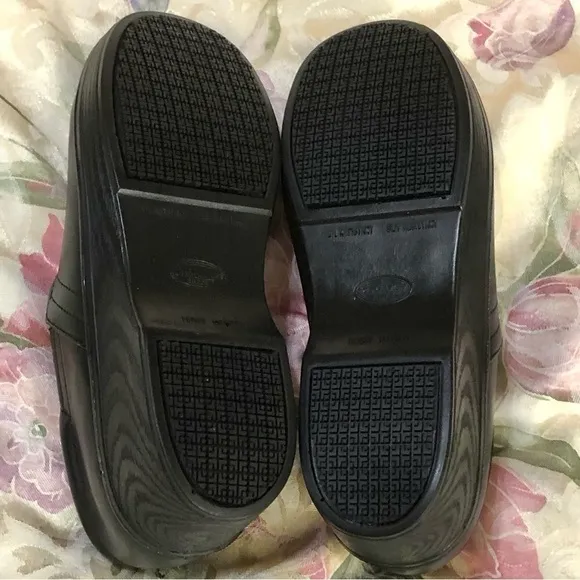 Dr. Scholl's Women’s Black Leather Dynamo Work Slip Resistant Clogs 8.5W