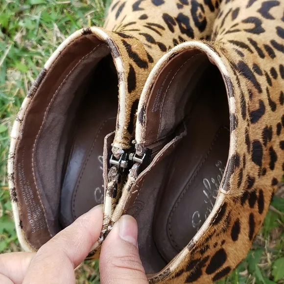 Earthies Apollo Cheetah Ankle Boots Women's Size 7 B Animal Print