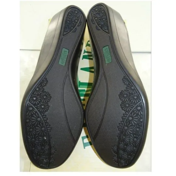 Eastland 'Hailey' Women's Black Leather Slip On