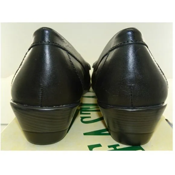 Eastland 'Hailey' Women's Black Leather Slip On