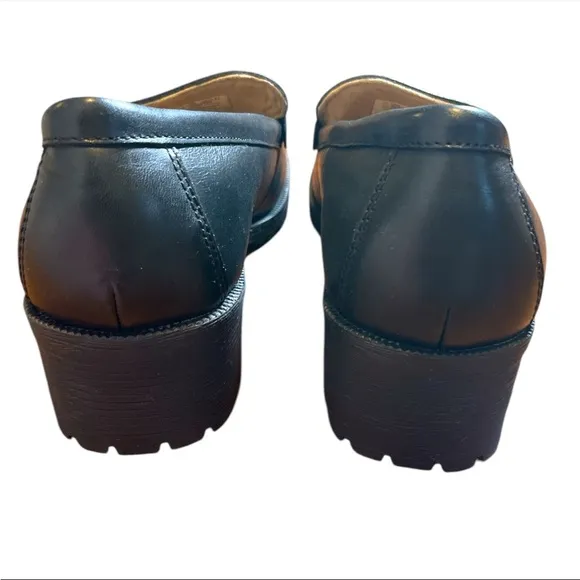 Eastland Women's Newbury leather Penny block heel Loafer size 10