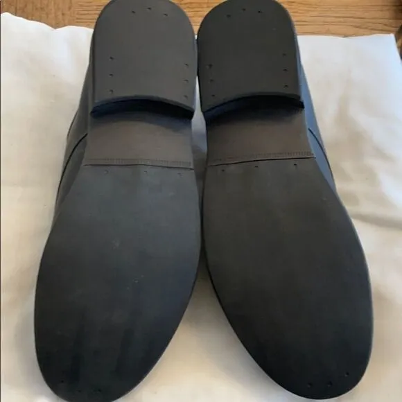 EASTLAND BLACK OILED LEATHER OXFORDS.  NEW