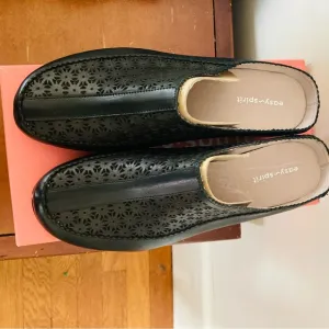 Easy spirit in box size 8.5 black clogs shoes open weave