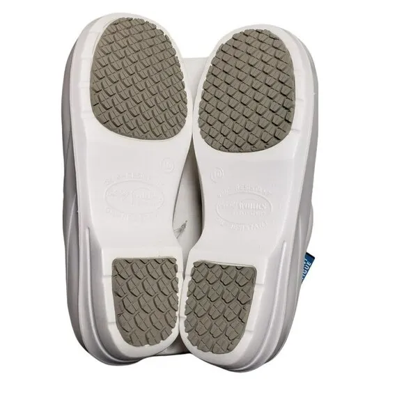 Easy Works Street Womens White Slip On Closed Toe Slip Oil Resistant Clogs Sz 10
