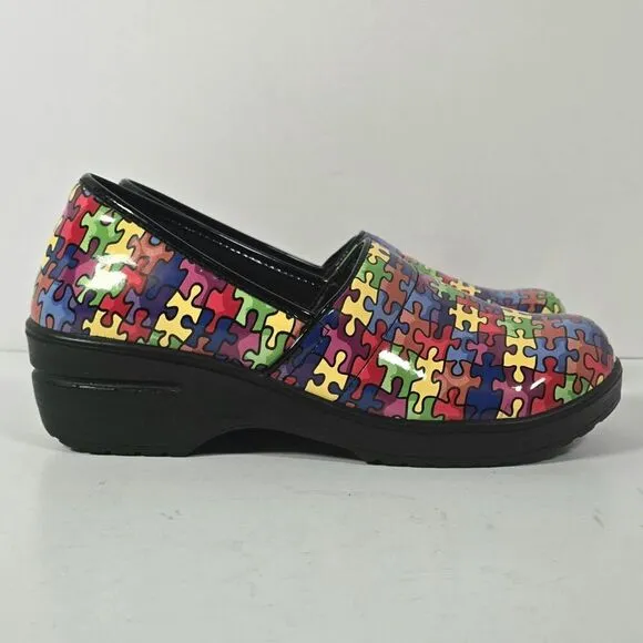 Easy Works Easy Street Clogs Lyndee Puzzle Pieces Women 10W Autism Awareness