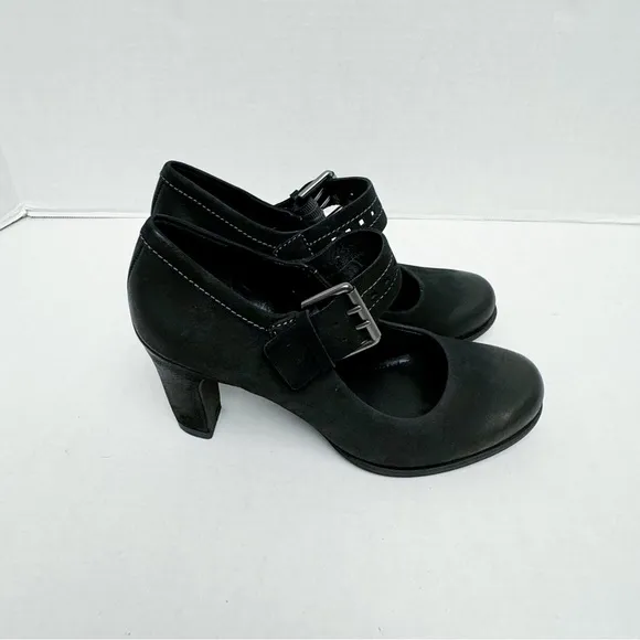 Ecco - Black Kiev Leather 65mm Round Toe Heels