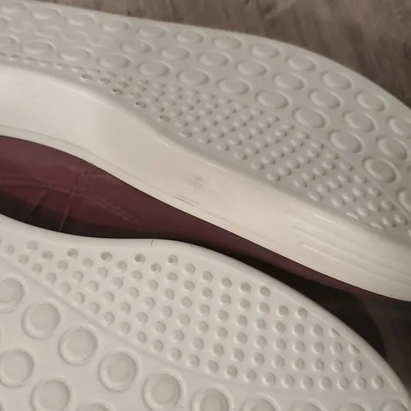 ECCO Soft Classic Slip On Bootie/Sneaker EUR 35  Size 4.5-5
