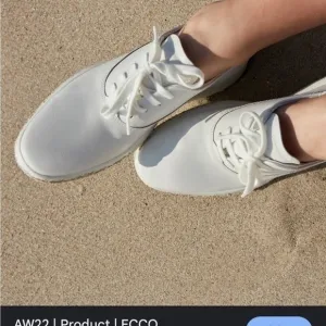 “𝅺ecco” soft leather Sneakers Oxfords, off white , size10/41, minimalist style