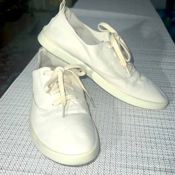 “𝅺ecco” soft leather Sneakers Oxfords, off white , size10/41, minimalist style