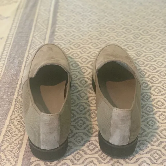 Eileen Fisher Dell Suede Loafer Taupe​​​​​​​​​