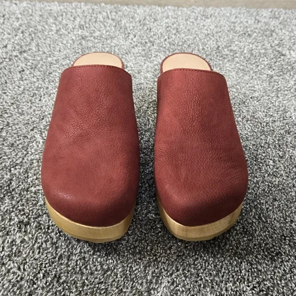 Eileen Fisher Red Cedar Oiled Nubuck Clog Women's Red Leather Clogs NEW size 7