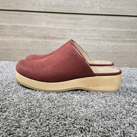 Eileen Fisher Red Cedar Oiled Nubuck Clog Women's Red Leather Clogs NEW size 7