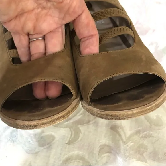 Eileen Fisher Sienna Nubuck James Strappy Block Heel Sandal Sz 6.5