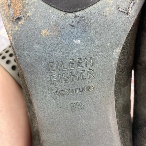 Eileen Fisher Suede Round Toe Heels in Dark Grey Size 8.5.