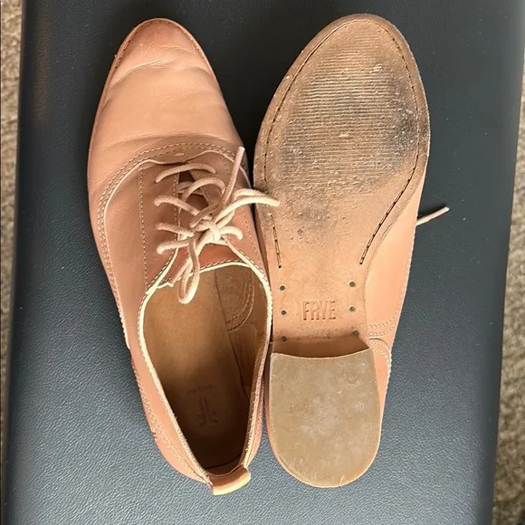Elegant Blush Tan Frye Lace-Up Oxfords