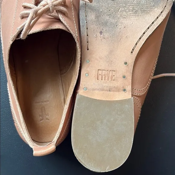 Elegant Blush Tan Frye Lace-Up Oxfords