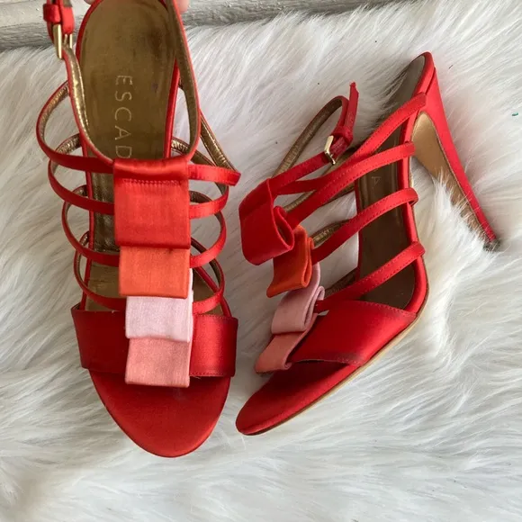 ESCADA Red Satin Silk Pleated Strappy Open Toe Heels sz. 36.5