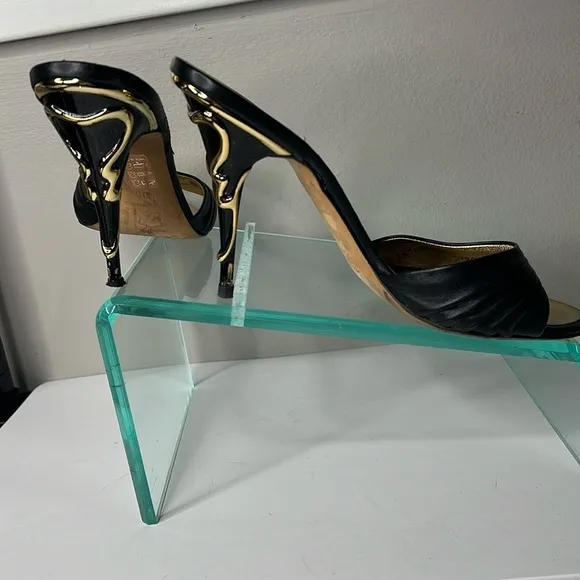 Escada Sz 39 Black Leather Lucite Gold and Black Art 4” Heels Slides Sandals