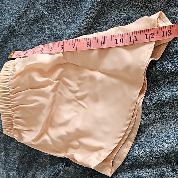 ETTITUDE, NIB, Sateen Shortie in Oat Color