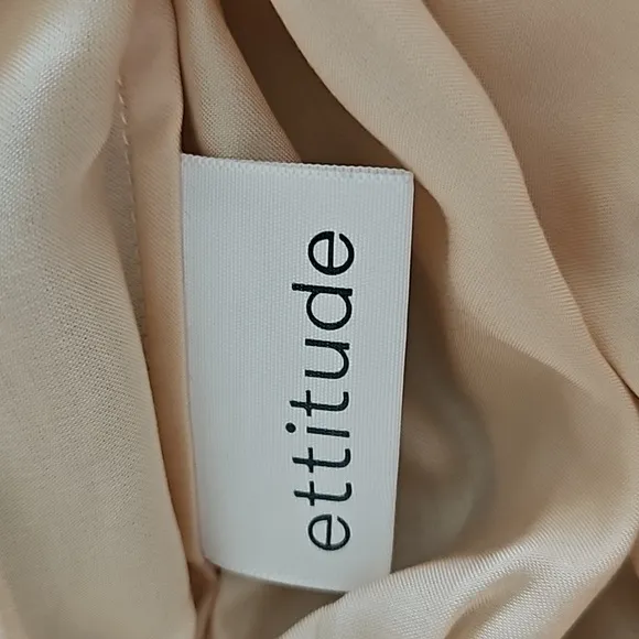 ETTITUDE, NIB, Sateen Shortie in Oat Color