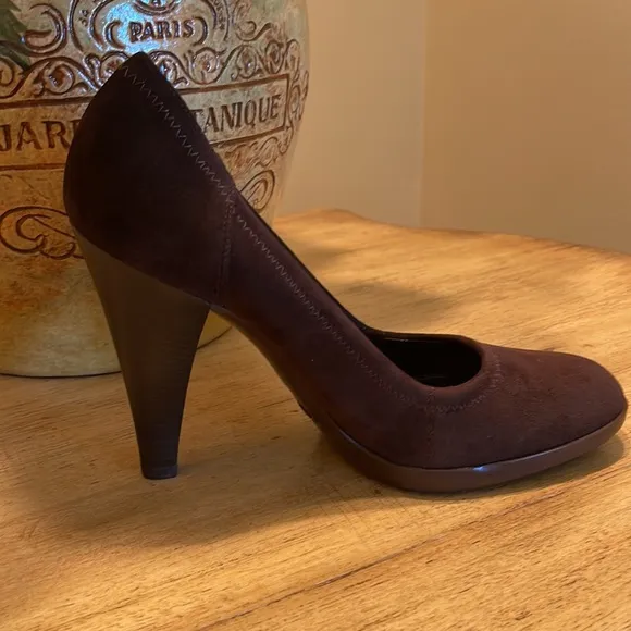 EUC CASADEI BROWN SUEDE HEELS 8 B LIKE NEW IN BOX