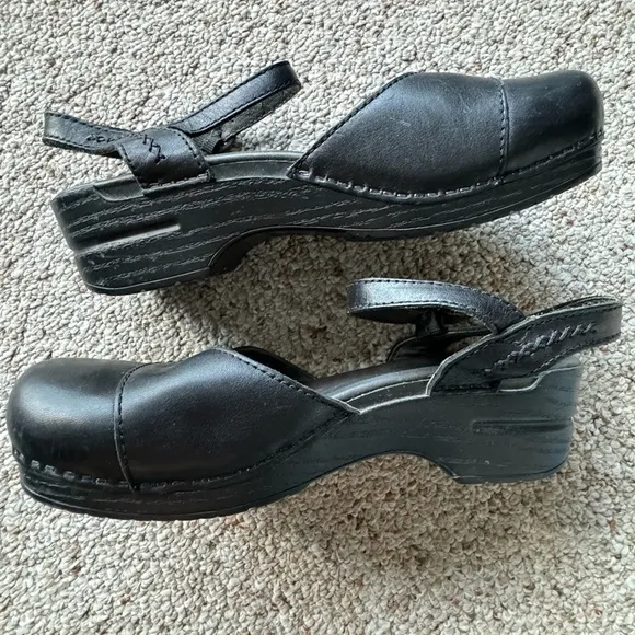EUC Dansko Mary Jane Slingback Sandal Clogs - Women’s Shoe Size 42 Black Leather