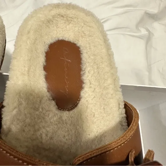EUC Definery Radica Leather Flats‎ size 40 reg $365 with Box