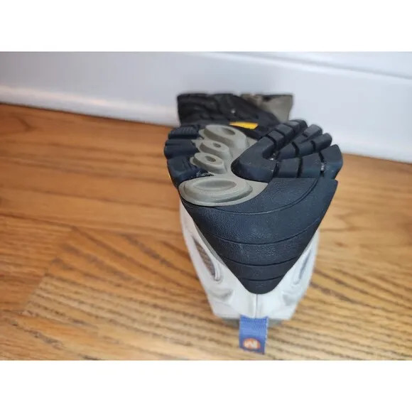 EUC Merrell Womens Moab 2 Ventilator Low Hiking Shoes J06018 Gray Blue Size 10