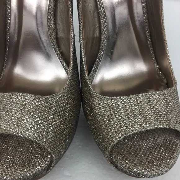 EUC. Qupid Gold Sequin Platform Heels. Sz 8