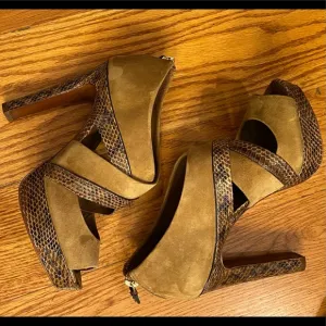 EUC Tory Burch Platform Heels, Brown