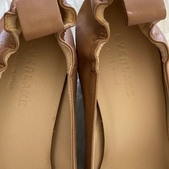 Everlane Italian leather block taupe pump heels