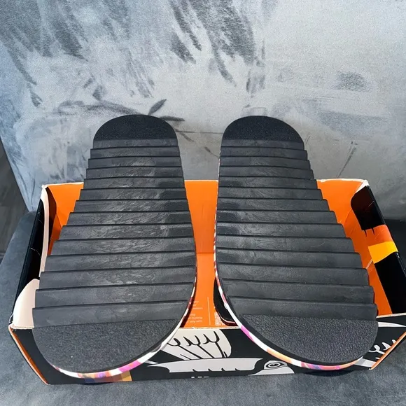 Farm Rio Bananatic Slides NWT