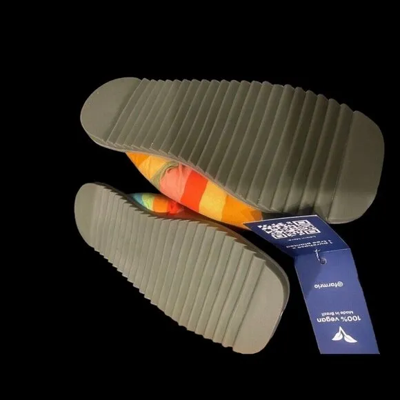 Farm Rio  Flip Flop Sandals Slides Puffy Rainbow Pineapple Women US 7 EU 38 New