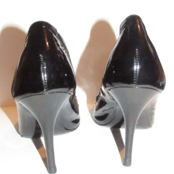 Fendi Glossy Black W Woven Mesh Trim Accent Pumps