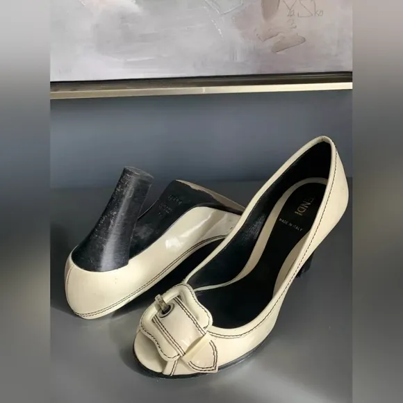 FENDI HEELS Size 36.5 European