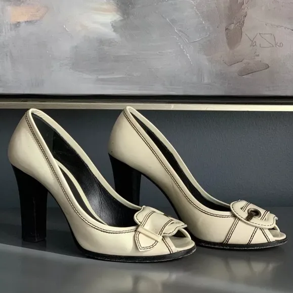 FENDI HEELS Size 36.5 European