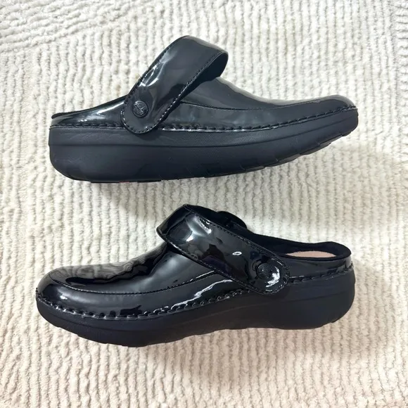Fitflop Gogh Pro Superlight Patent Leather Clogs Size 37 US 6