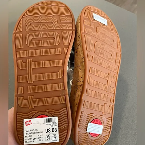 FITFLOP LEATHER-TWIST FLATFORM SLIDES-size 8- NWT