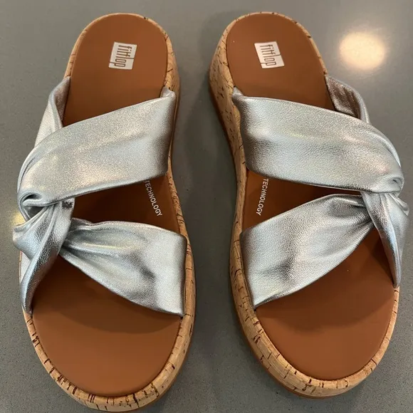 FITFLOP LEATHER-TWIST FLATFORM SLIDES-size 8- NWT