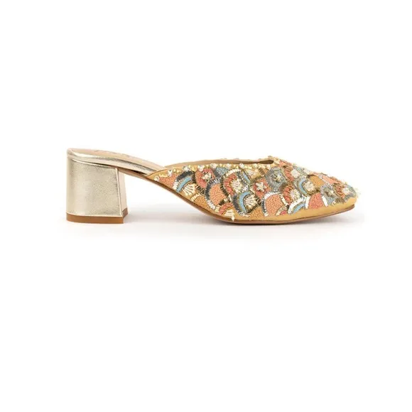 Fizzy Goblet Good Times Ahead: Heels, 7