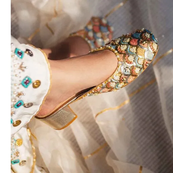 Fizzy Goblet Good Times Ahead: Heels, 7