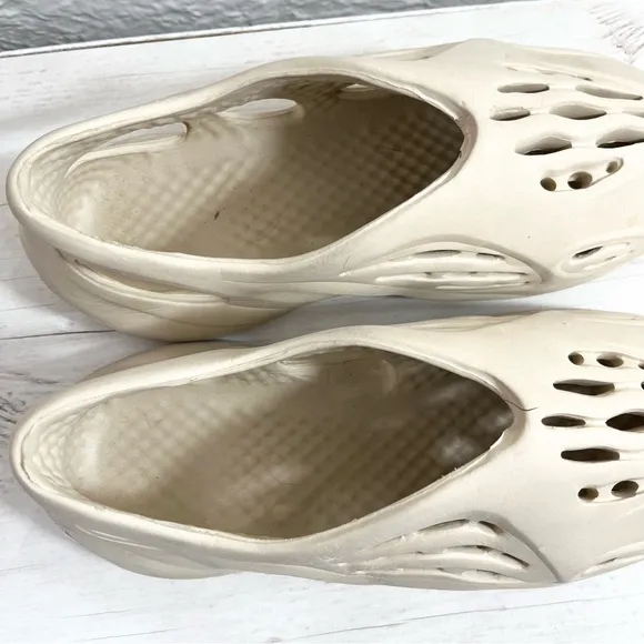 Foam Shoes 42 8 8.5 Ivory Cream